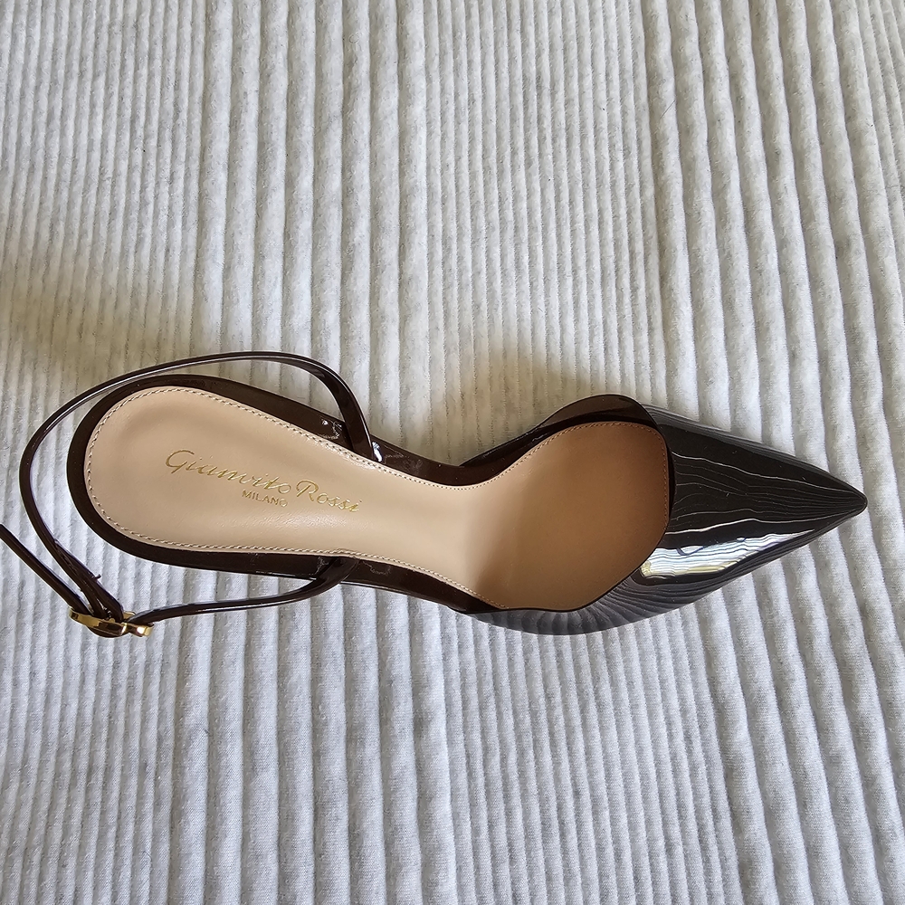 Gianvito Rossi Black Patent Pointed-Toe Slingback Heels - Picture 3 of 4